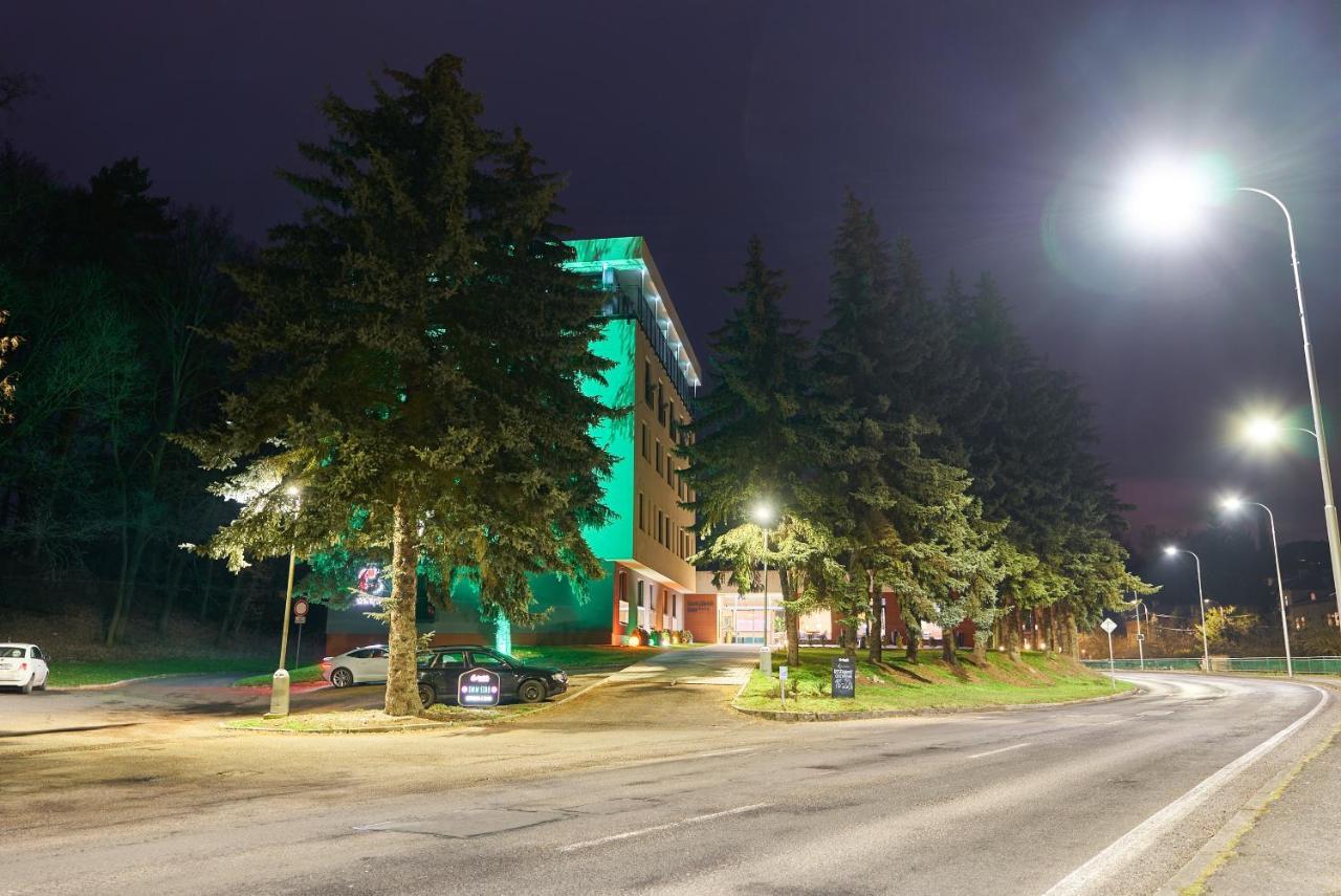Parkhotel Carlsbad Inn Dalovice ภายนอก รูปภาพ