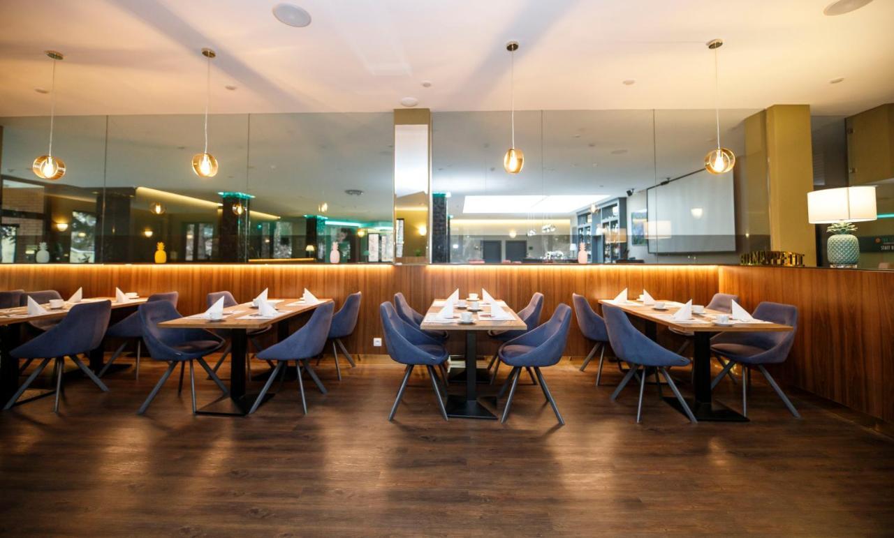 Parkhotel Carlsbad Inn Dalovice ภายนอก รูปภาพ