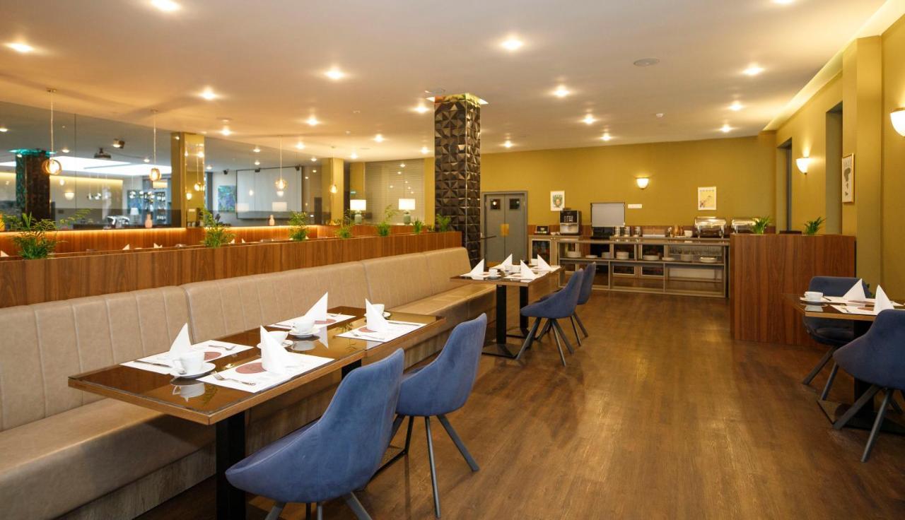 Parkhotel Carlsbad Inn Dalovice ภายนอก รูปภาพ