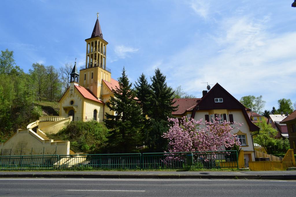 Parkhotel Carlsbad Inn Dalovice ภายนอก รูปภาพ