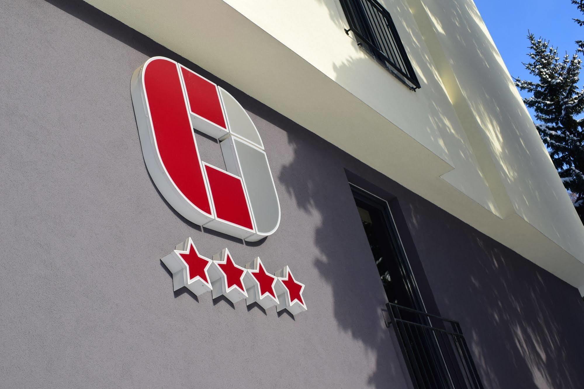 Parkhotel Carlsbad Inn Dalovice ภายนอก รูปภาพ