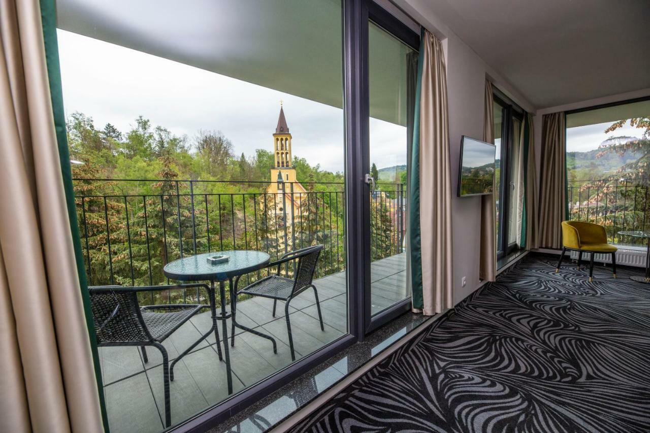 Parkhotel Carlsbad Inn Dalovice ภายนอก รูปภาพ