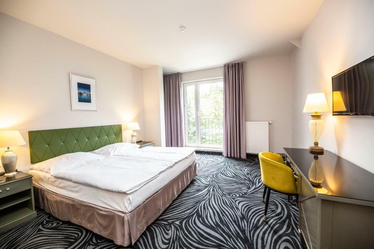 Parkhotel Carlsbad Inn Dalovice ภายนอก รูปภาพ