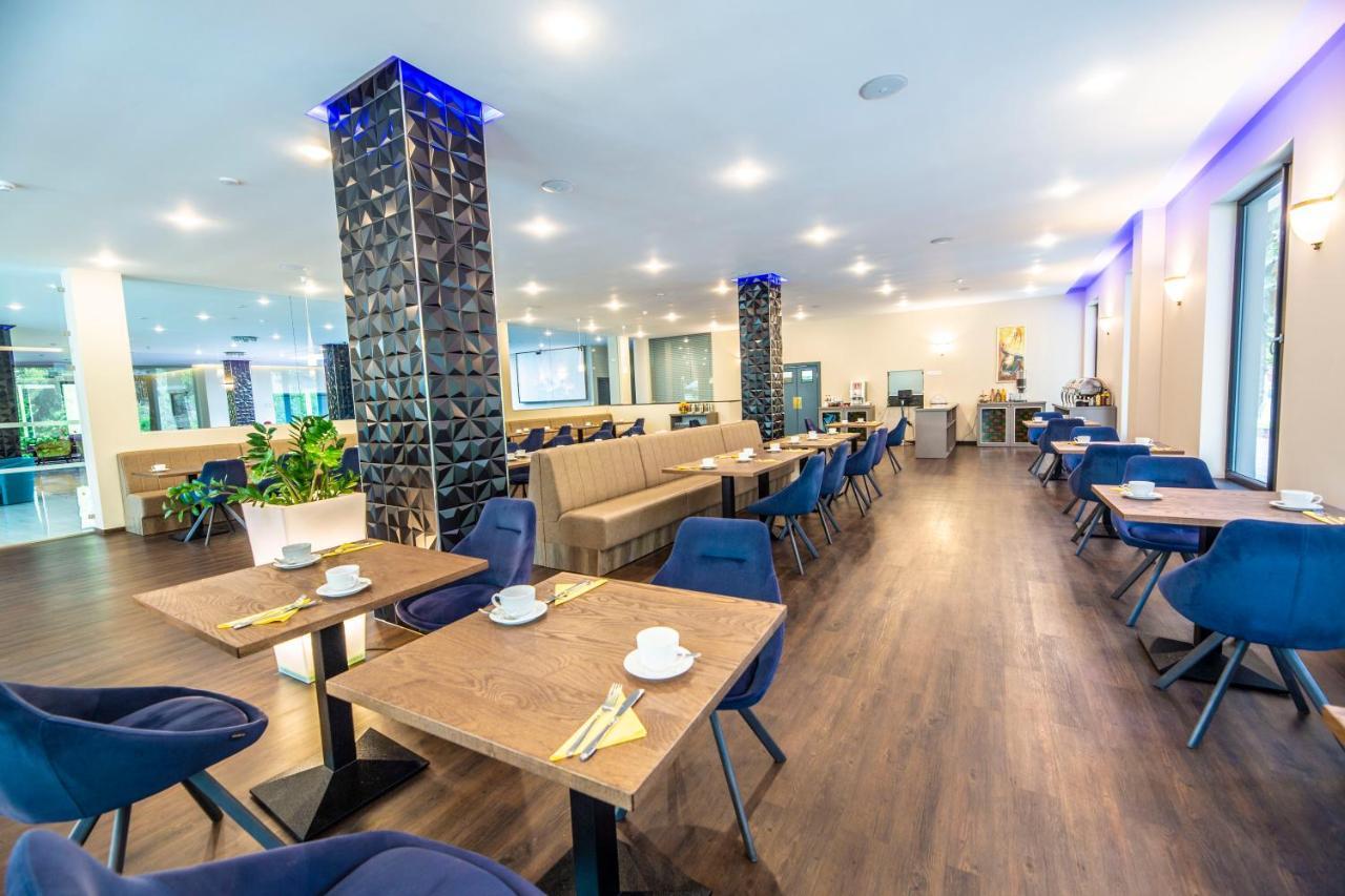 Parkhotel Carlsbad Inn Dalovice ภายนอก รูปภาพ